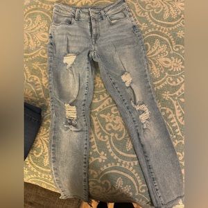 Maurices destruction skinny jeans size 4